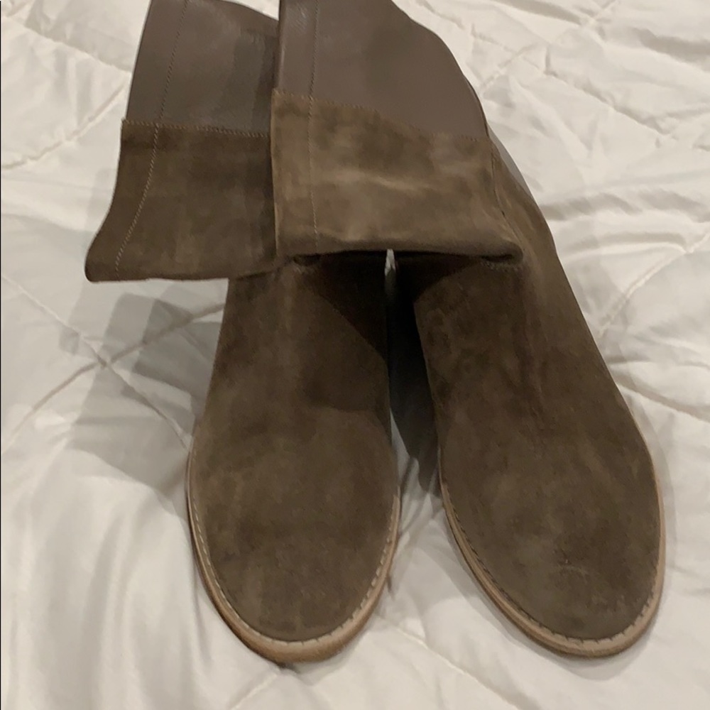 Vince tan suede and leather short boot size 8